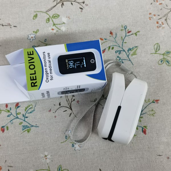 RELOIVE Fingertip Pulse Oximeter - Medical Grade Blood Oxygen Saturation Monitor with OLED Display, Batteries & Lanyard Included - ±2% Clinical Accuracy